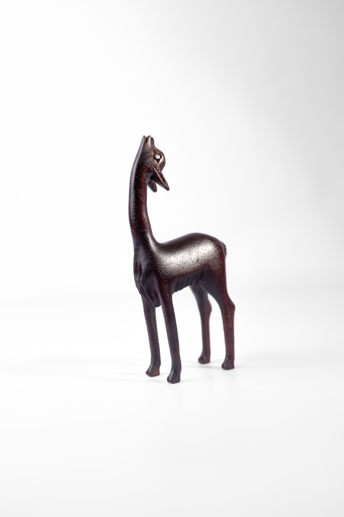 Vicuña de madera