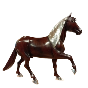 Caballo De Paso Grande Con Plata